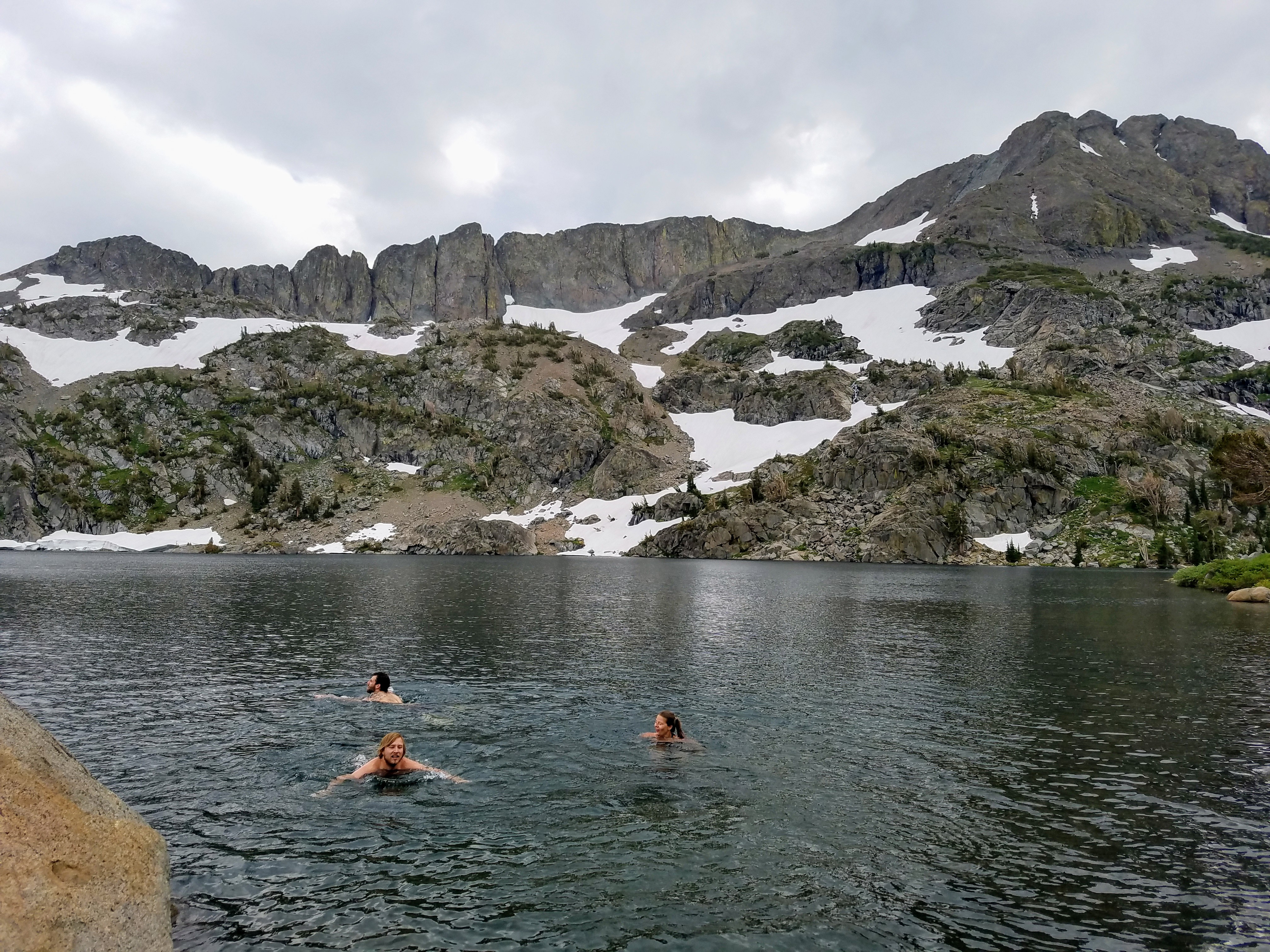 winnemucca lake hike in mokelumne wilderness